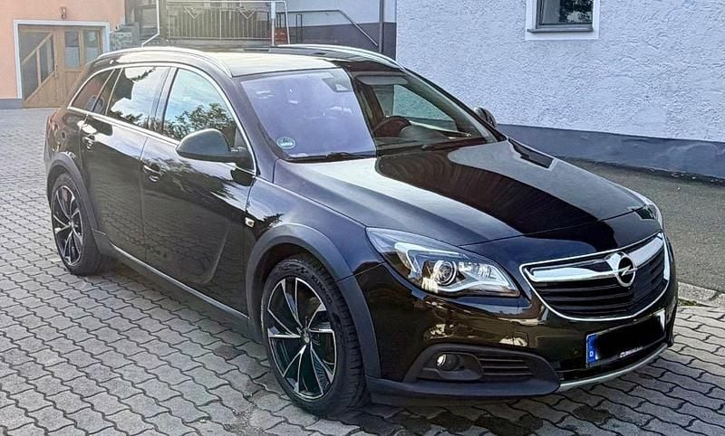 Gebraucht Opel Insignia Country Tourer 194 PS (142 kW) 2014 Schwarz Kombi