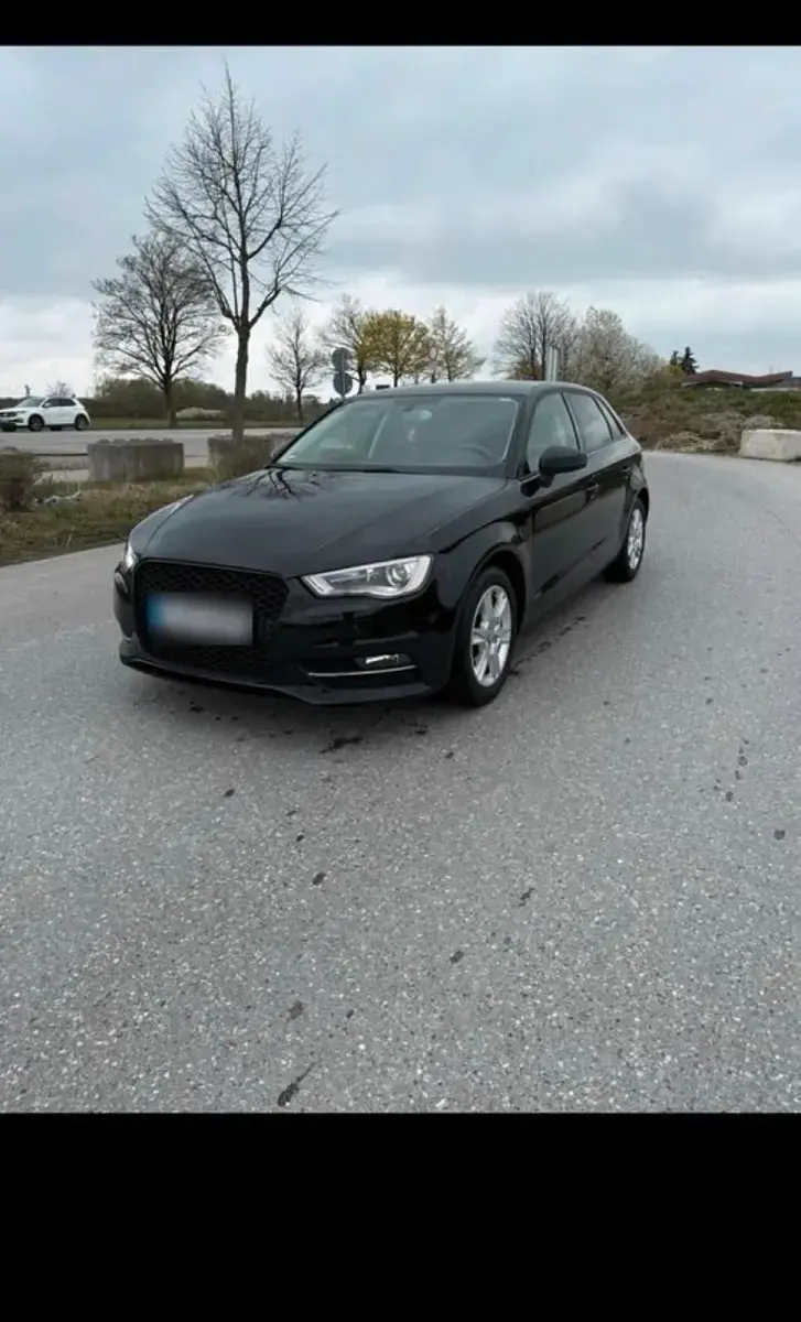 Gebraucht Audi A3 110 PS (80 kW) 2015 Schwarz Limousine