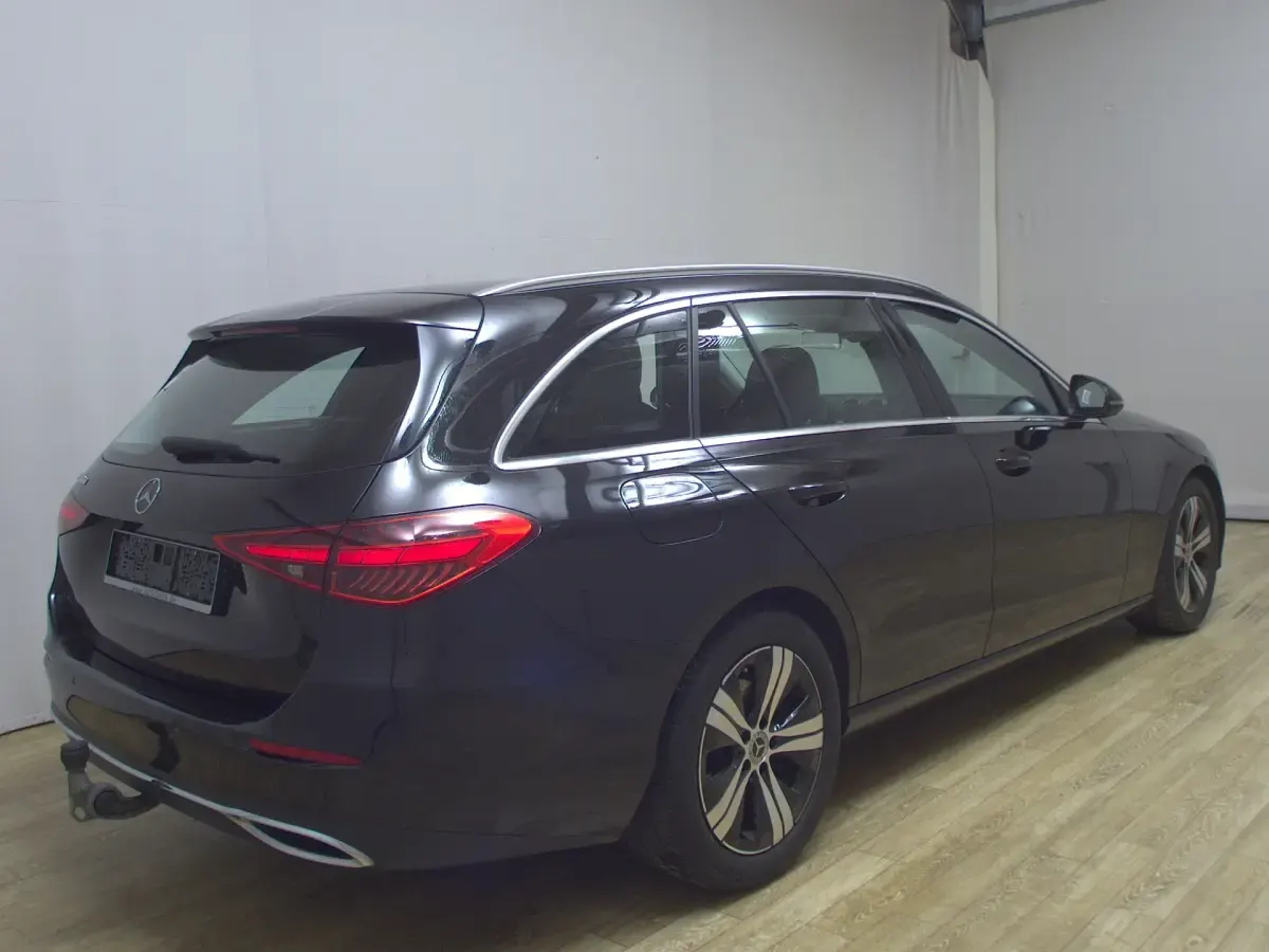 Gebraucht Mercedes C200 Avantgarde 184 PS (135 kW) 2022 Schwarz Limousine