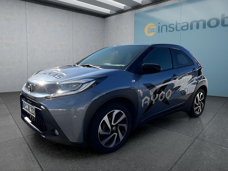 Blau Gebraucht 2024 Toyota Aygo Kleinwagen | 16.399 € (Fairer Preis) - Bild 1/4
