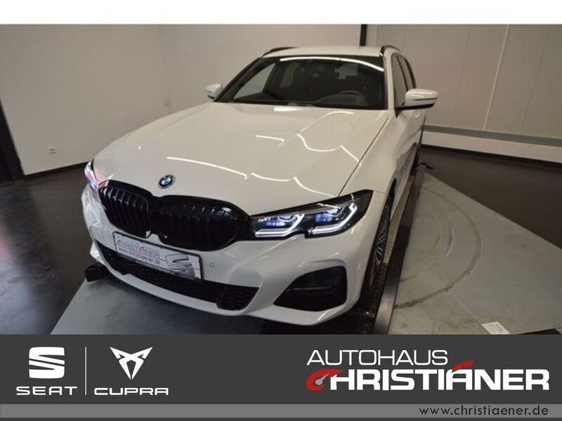 Weiss Gebraucht 2021 BMW 320e M Sport Kombi | 32.850 € (Guter Preis) - Bild 1/4