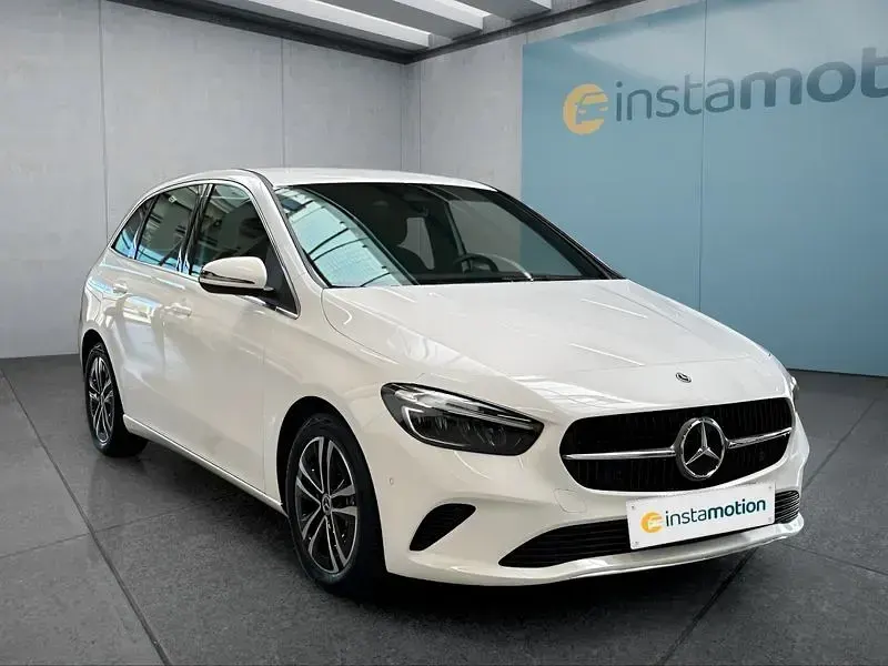 Gebraucht Mercedes B200 163 PS (119 kW) 2025 Weiß Kleinwagen