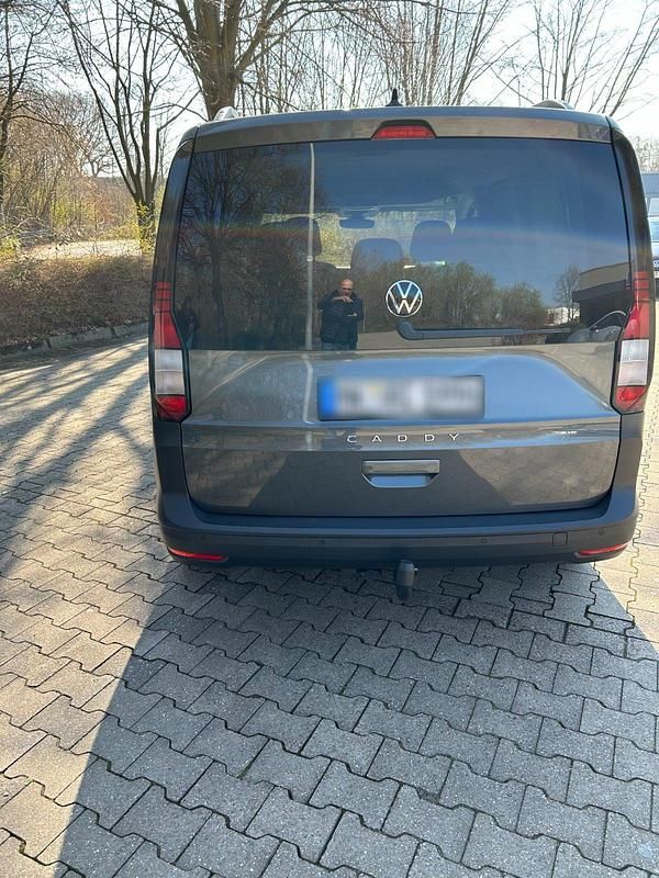 Gebraucht VW Caddy 75 PS (55 kW) 2022 Grau Van / Kleinbus