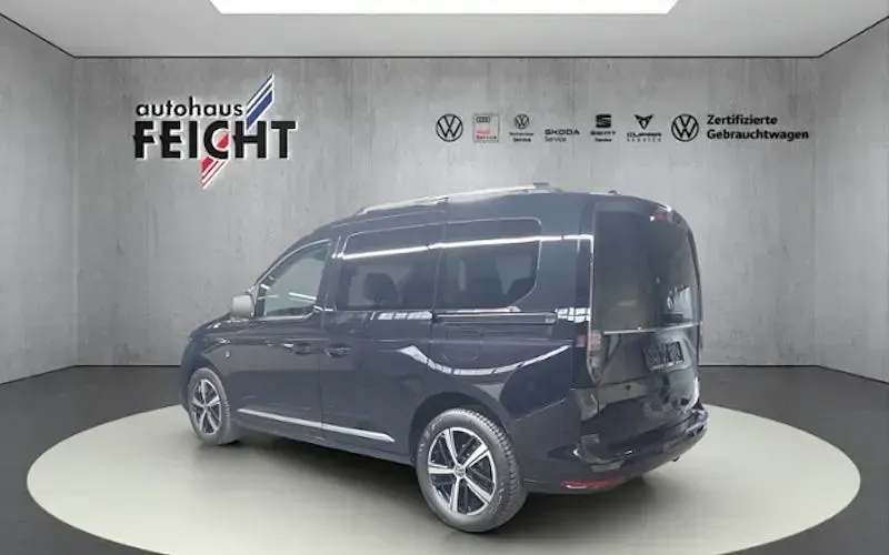 Gebraucht VW Caddy Style 114 PS (83 kW) 2023 Schwarz Van / Kleinbus