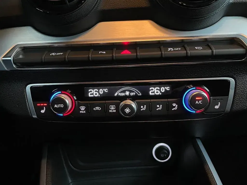 Gebraucht Audi Q2 Sport 150 PS (110 kW) 2018 Grau SUV