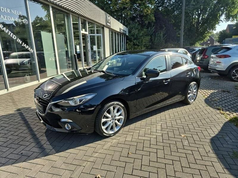 Schwarz Gebraucht 2015 Mazda 3 Limousine | 13.990 € (Etwas zu teuer) - Bild 1/4