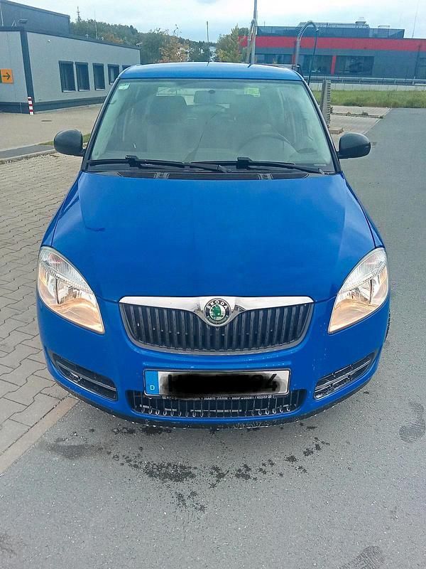 Blau Gebraucht 2010 Skoda Fabia Kleinwagen | 1.600 € (Superpreis) - Bild 1/4