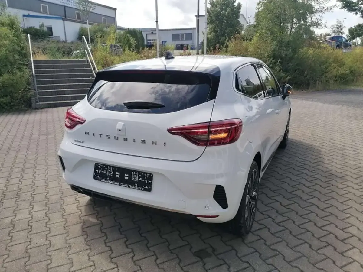 Neu Mitsubishi Colt Edition 91 PS (66 kW) 2025 Antarktisweiß Kleinwagen