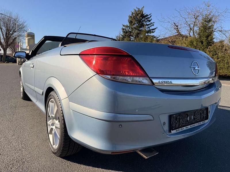 Gebraucht Opel Astra Cabriolet Cosmo 140 PS (102 kW) 2007 Aeroblau mi2 Cabrio