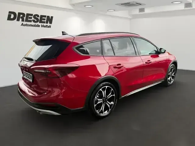 Używany Ford Focus Active X 155 KM (114 kW) 2024 Czerwony Kombi