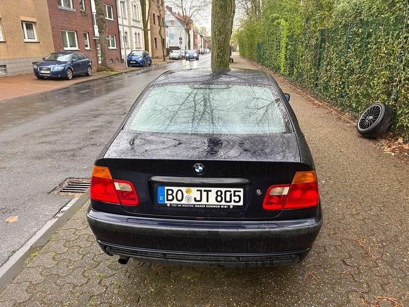 Gebraucht BMW 318 Performance 118 PS (86 kW) 1999 Schwarz Limousine