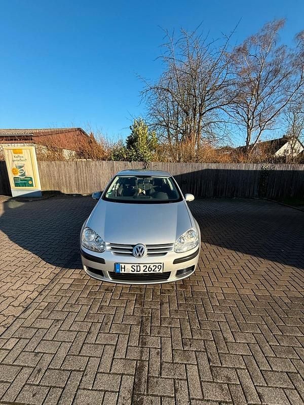 Silber Gebraucht 2005 VW Golf V Kleinwagen | 1.400 € (Superpreis) - Bild 1/4