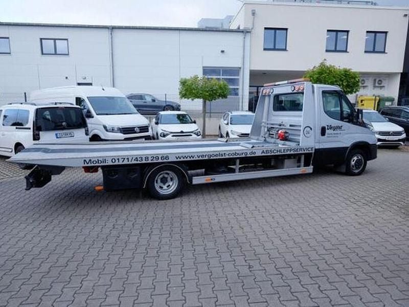 Silber Gebraucht 2020 Iveco Massif | 59.999 € - Bild 1/4