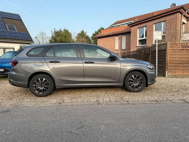 Gebraucht Fiat Tipo 95 PS (69 kW) 2019 Grau Kombi