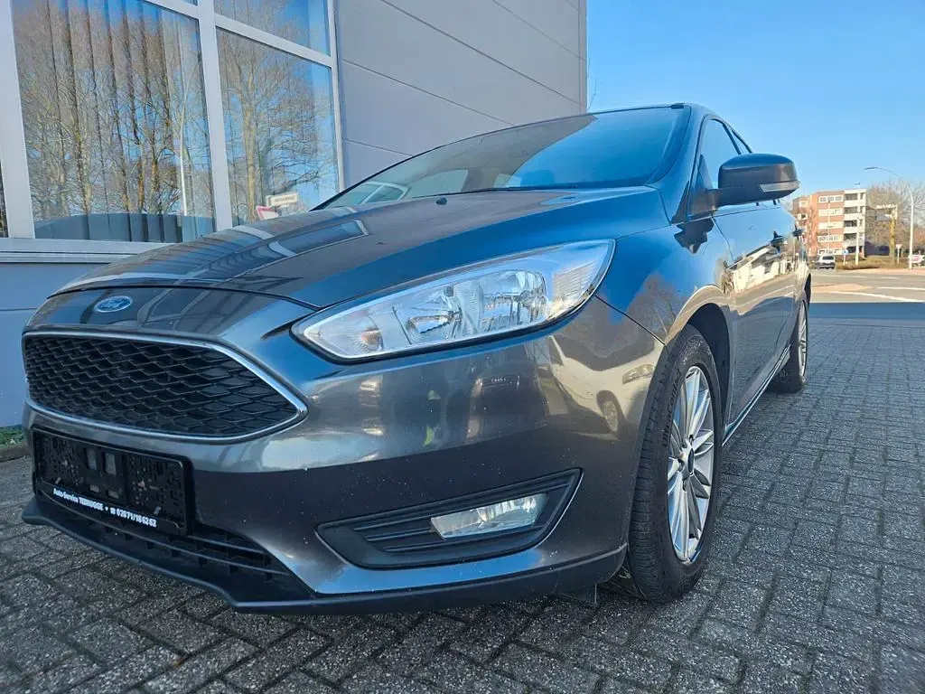 Usado Ford Focus Business Edition 150 CV (110 kW) 2017 Gris Berlina