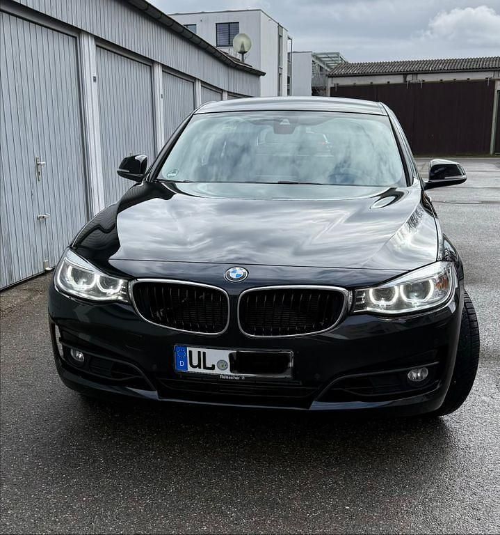 Gebraucht BMW 330 Advantage 258 PS (189 kW) 2015 Schwarz Limousine
