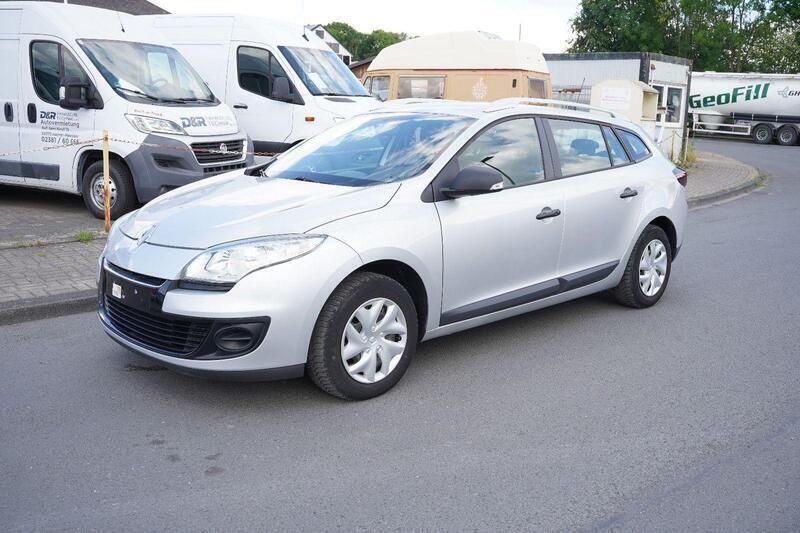 Grau Gebraucht 2012 Renault Mégane GrandTour Kombi | 4.700 € (Fairer Preis) - Bild 1/4