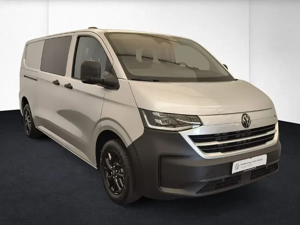 Neu VW T7 150 PS (110 kW) 2026 Grau Van