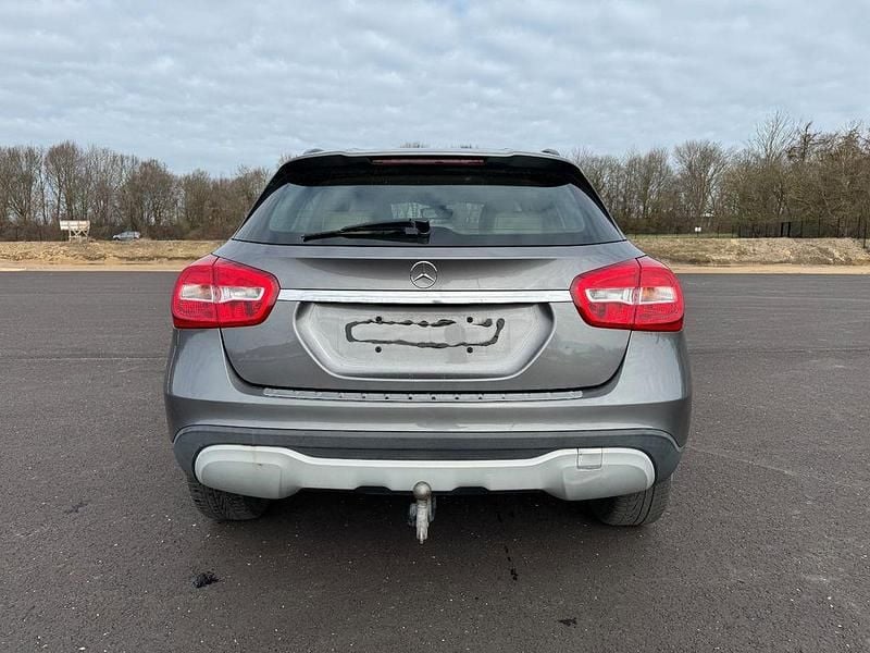 Gebraucht Mercedes GLA200 136 PS (100 kW) 2017 Grau SUV