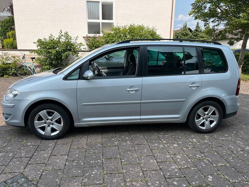 Gebraucht VW Touran 105 PS (77 kW) 2007 Silber Van / Kleinbus