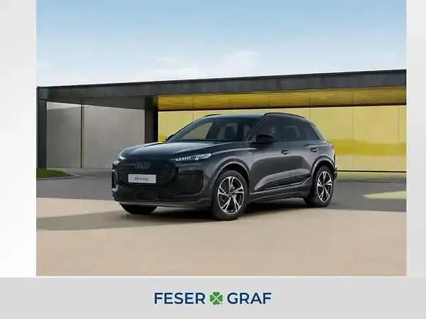 Neu Audi Q6 e-tron Ambiente 225 kW (306 PS) 2026 Daytonagrau perleffekt SUV