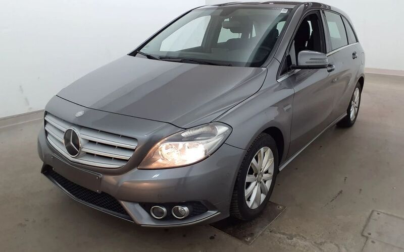 Grau Gebraucht 2013 Mercedes B180 Van / Kleinbus | 9.199 € (Guter Preis) - Bild 1/4