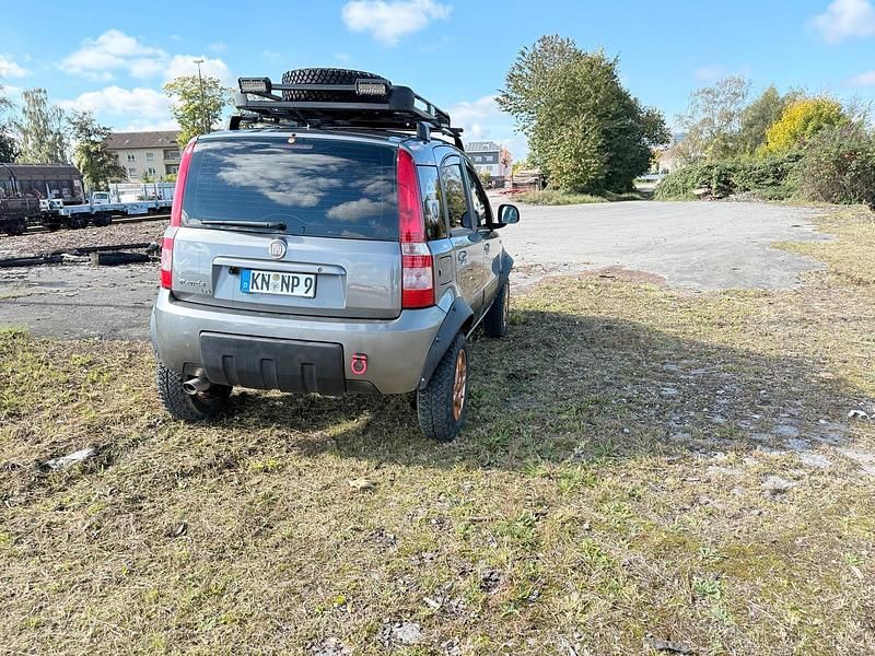Gebraucht Fiat Panda 4x4 85 PS (62 kW) 2012 Grau Kleinwagen