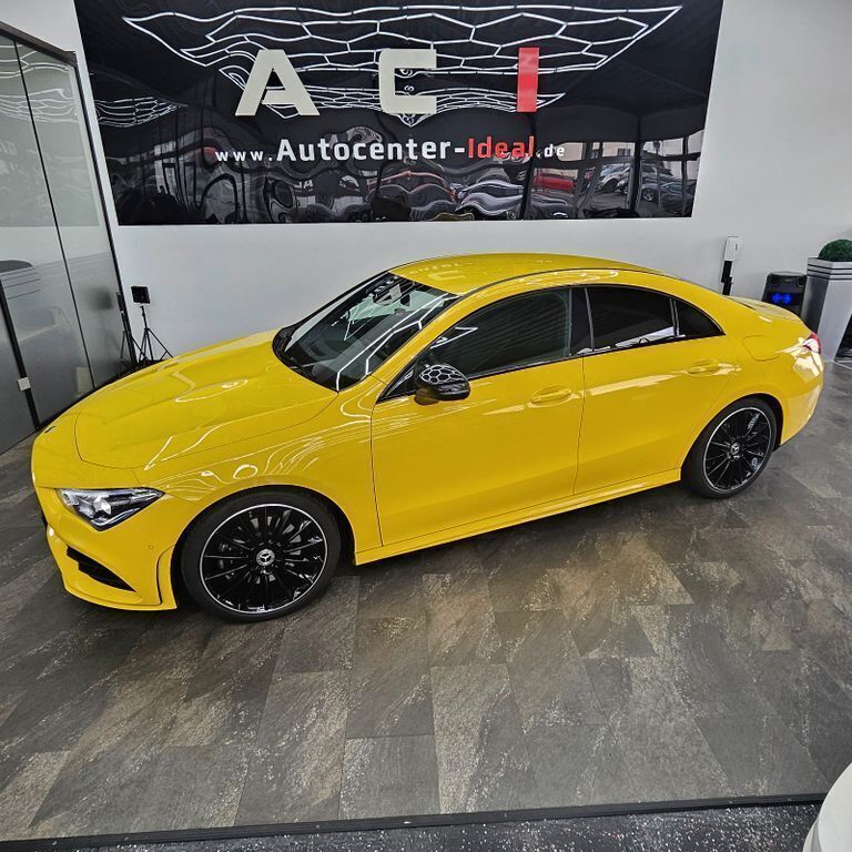 Blau Gebraucht 2019 Mercedes CLA220 AMG Limousine | 29.500 € (Guter Preis) - Bild 1/4