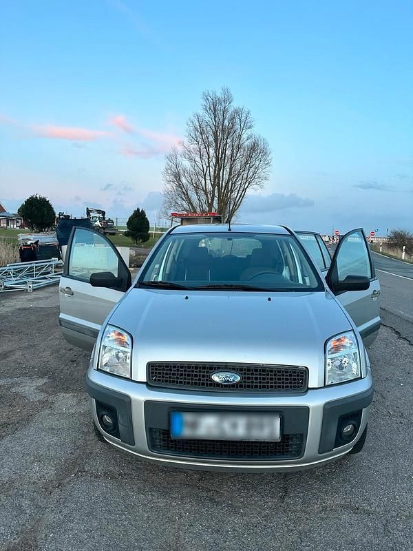 Gebraucht Ford Fusion 90 PS (66 kW) 2007 Silber Kleinwagen