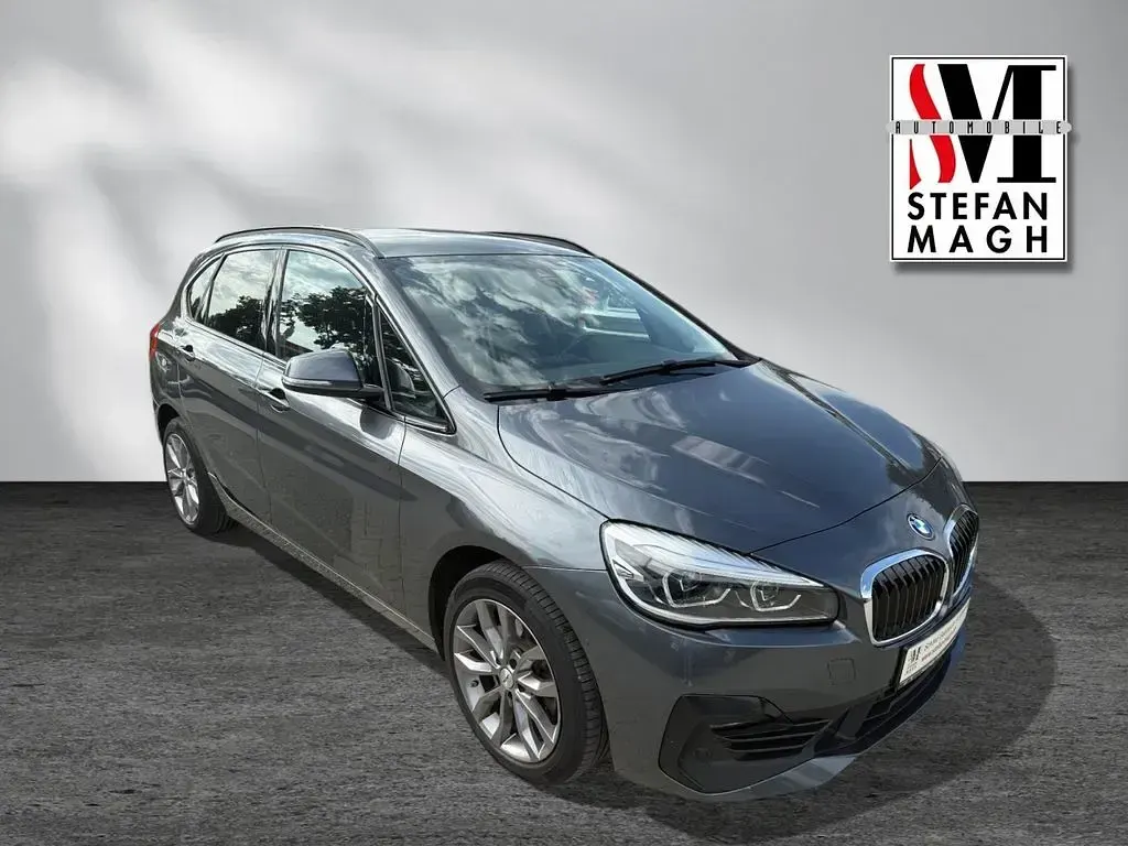 Gebraucht BMW 220 Active Tourer Sport Line 192 PS (141 kW) 2019 Grau Van / Kleinbus