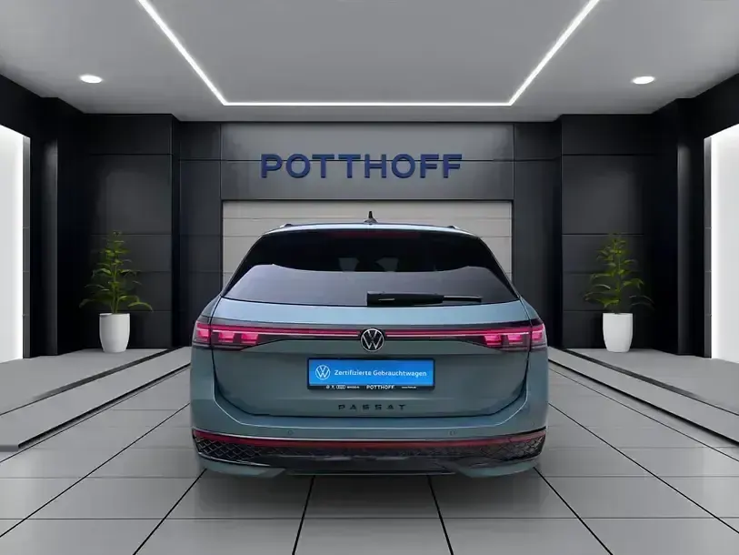 Gebraucht VW Passat R-line 272 PS (200 kW) 2025 Maripositgrün metallic Kombi