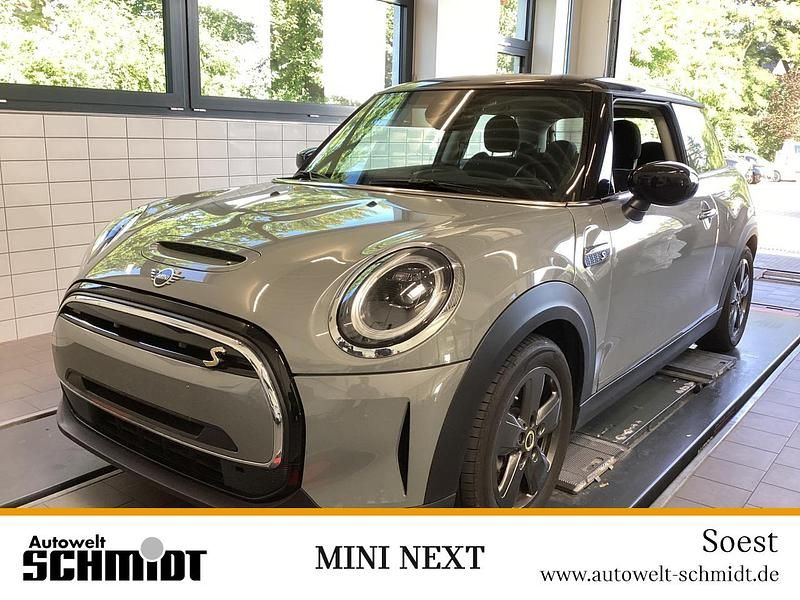 (grau) moonwalk grey Gebraucht 2022 Mini Cooper SE Essential Kleinwagen | 16.190 € - Bild 1/4