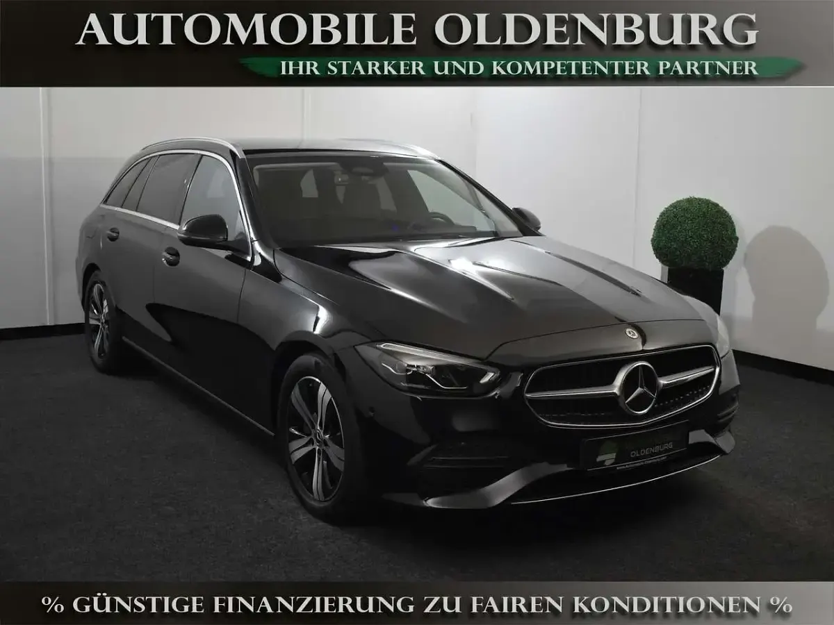 Gebraucht Mercedes C200 Avantgarde 163 PS (119 kW) 2023 Schwarz Limousine