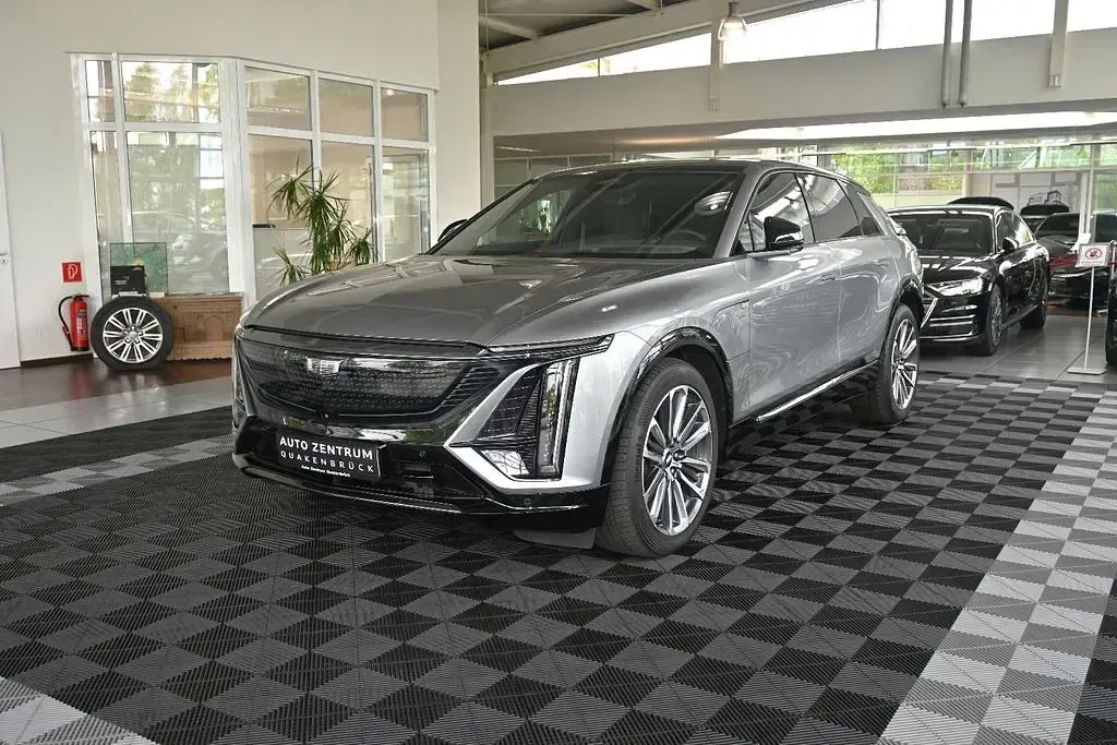 Gebraucht Cadillac LYRIQ 388 kW (528 PS) 2024 Silber SUV
