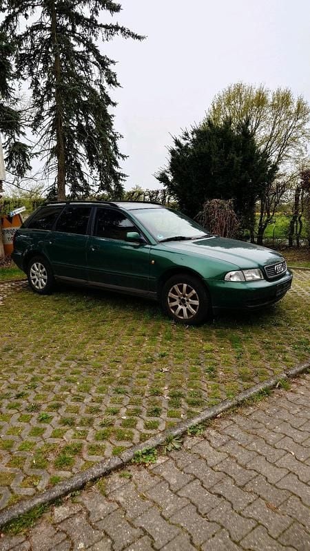 Gebraucht Audi A4 125 PS (91 kW) 1999 Grün Kombi