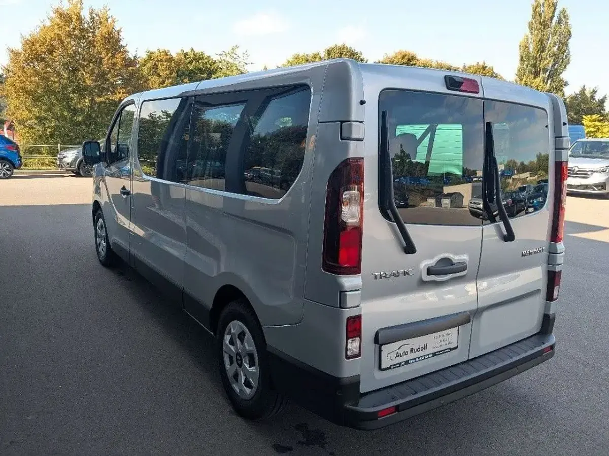 Gebraucht Renault Trafic 150 PS (110 kW) 2025 Highland grey Van / Kleinbus