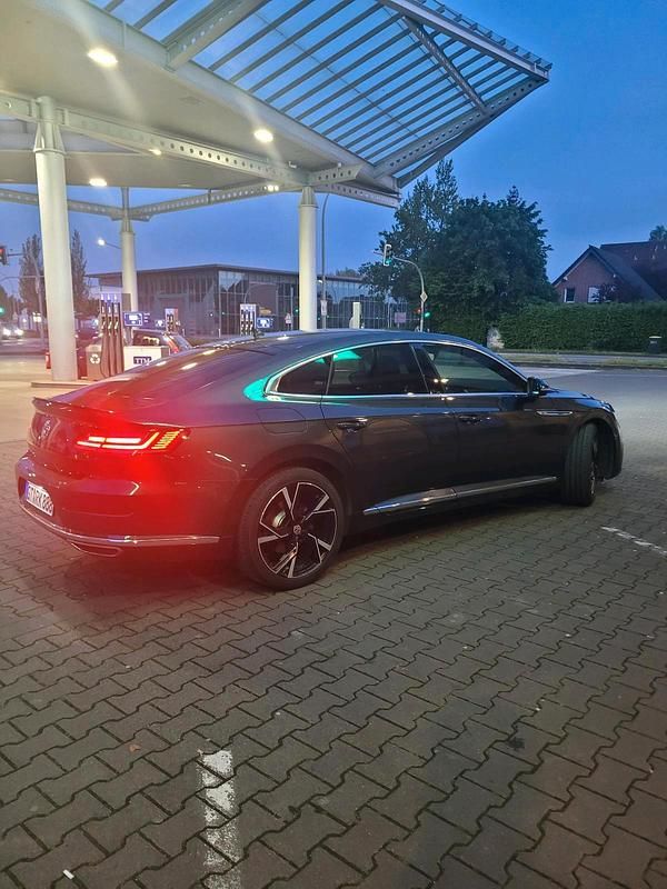 Gebraucht VW Arteon R-line 190 PS (139 kW) 2019 Grau Kleinwagen