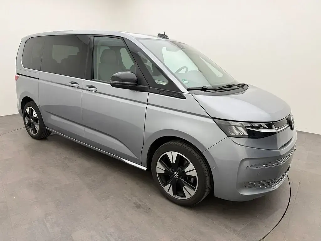 Gebraucht VW Multivan Life 204 PS (150 kW) 2025 Silber Van / Kleinbus