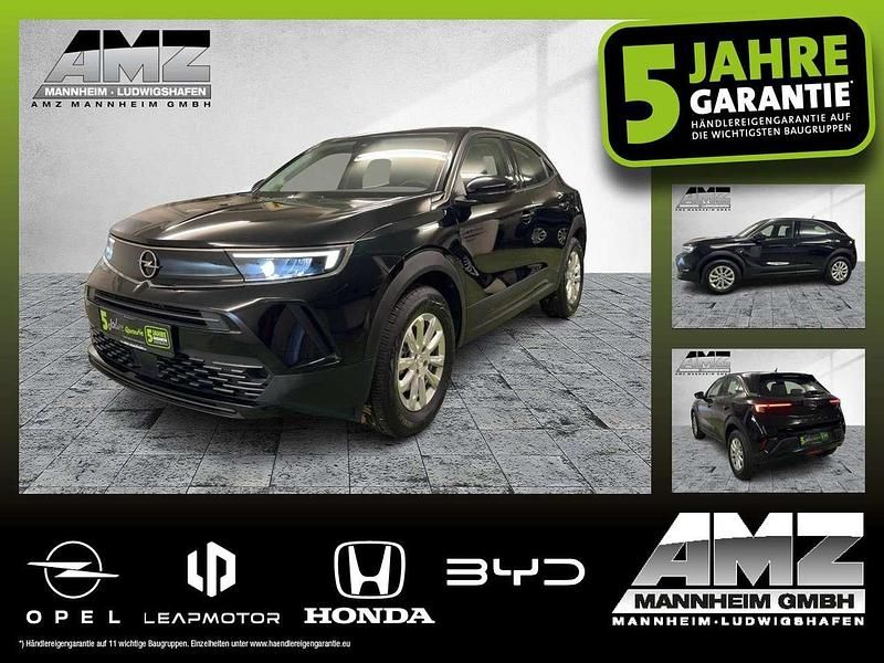Lackierung schwarz perla nera/ Gebraucht 2023 Opel Mokka-e Edition SUV | 17.990 € (Superpreis) - Bild 1/4
