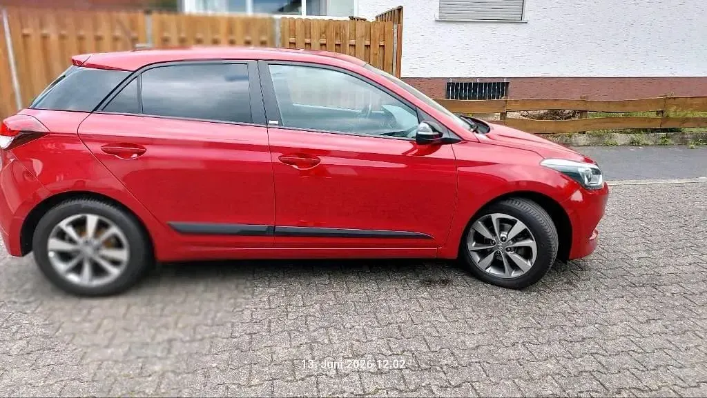 Gebraucht Hyundai i20 Passion 84 PS (61 kW) 2018 Rot Kleinwagen