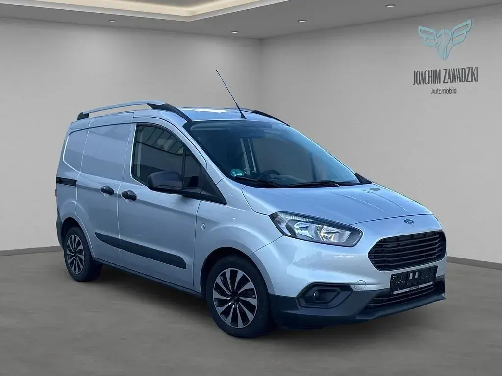 Gebraucht Ford Courier Trend 101 PS (74 kW) 2022 Silber Van / Kleinbus