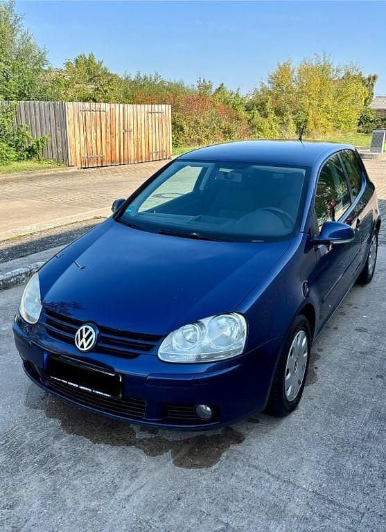 Blau Gebraucht 2006 VW Golf Trendline Limousine | 2.800 € (Guter Preis) - Bild 1/4