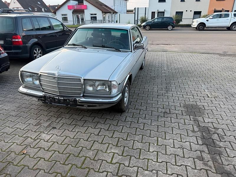 Gebraucht Mercedes 280 1978 Silber Coupé