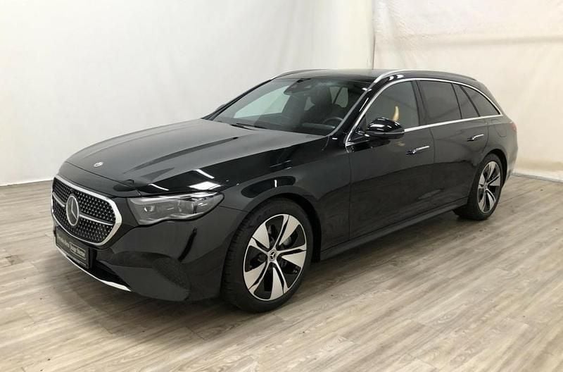Schwarz Gebraucht 2024 Mercedes E300 Avantgarde Limousine | 48.929 € (Fairer Preis) - Bild 1/4