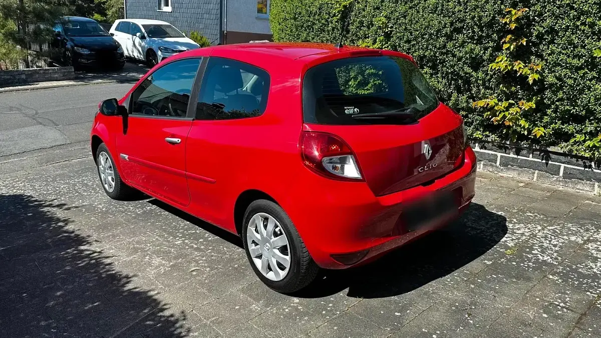 Gebraucht Renault Clio 101 PS (74 kW) 2010 Rot Kleinwagen