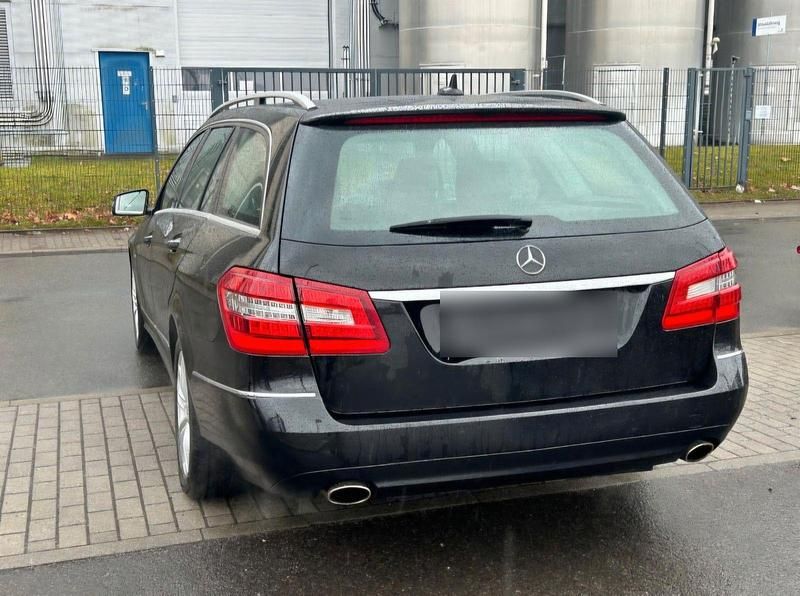 Gebraucht Mercedes E350 Avantgarde 292 PS (214 kW) 2011 Schwarz Kombi