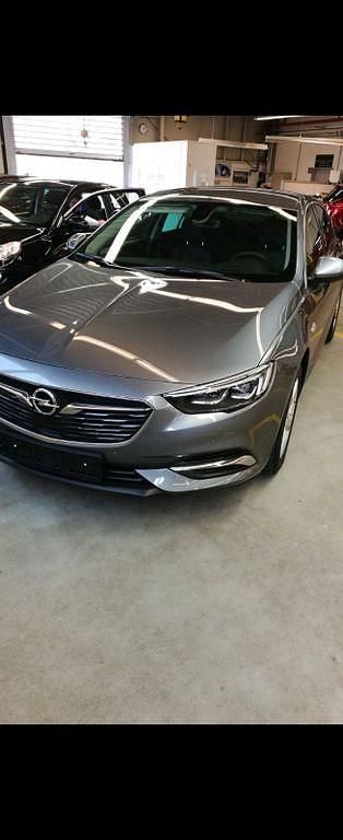 Grau Gebraucht 2017 Opel Insignia Innovation Limousine | 13.290 € (Fairer Preis) - Bild 1/4
