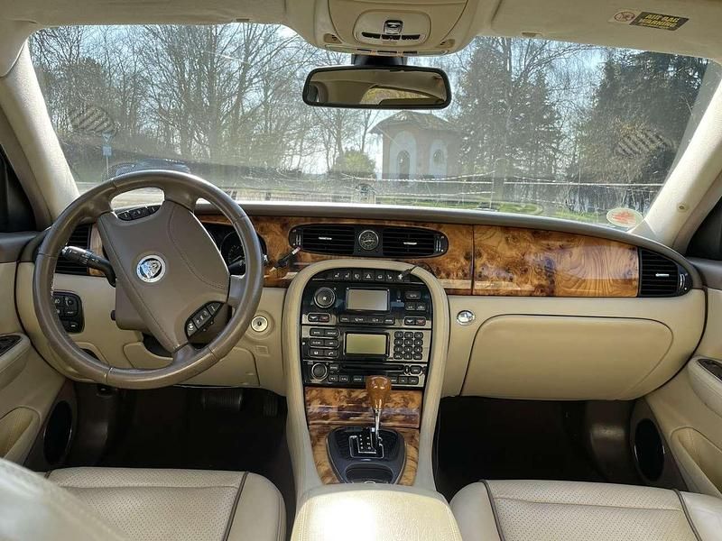 Gebraucht Jaguar XJ 298 PS (219 kW) 2008 Gold Limousine