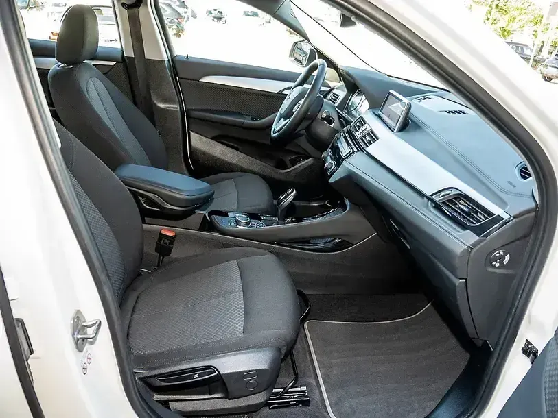 Gebraucht BMW X2 Advantage 178 PS (130 kW) 2023 Alpinweiss SUV
