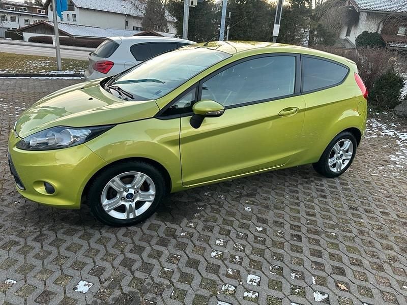 Gebraucht Ford Fiesta 60 PS (44 kW) 2010 Grau Kleinwagen